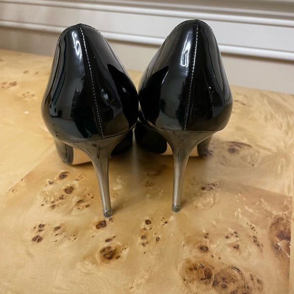 Zara pointed toe pumps, Sz 7 - Picture 6 of 7